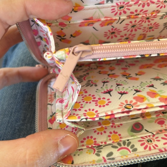 RARE Vera Bradley Rose Gold Accordian Style Wallet/Wristlet - Picture 9 of 12